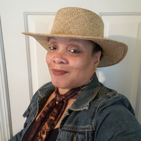 Meet your Posher, Mizz Tisha POSH AMBASSADOR!!!! - Picture 3 of 3